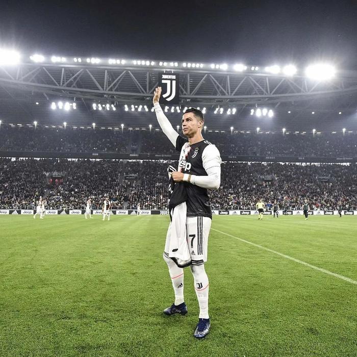  c罗遭尤文球迷倒戈 