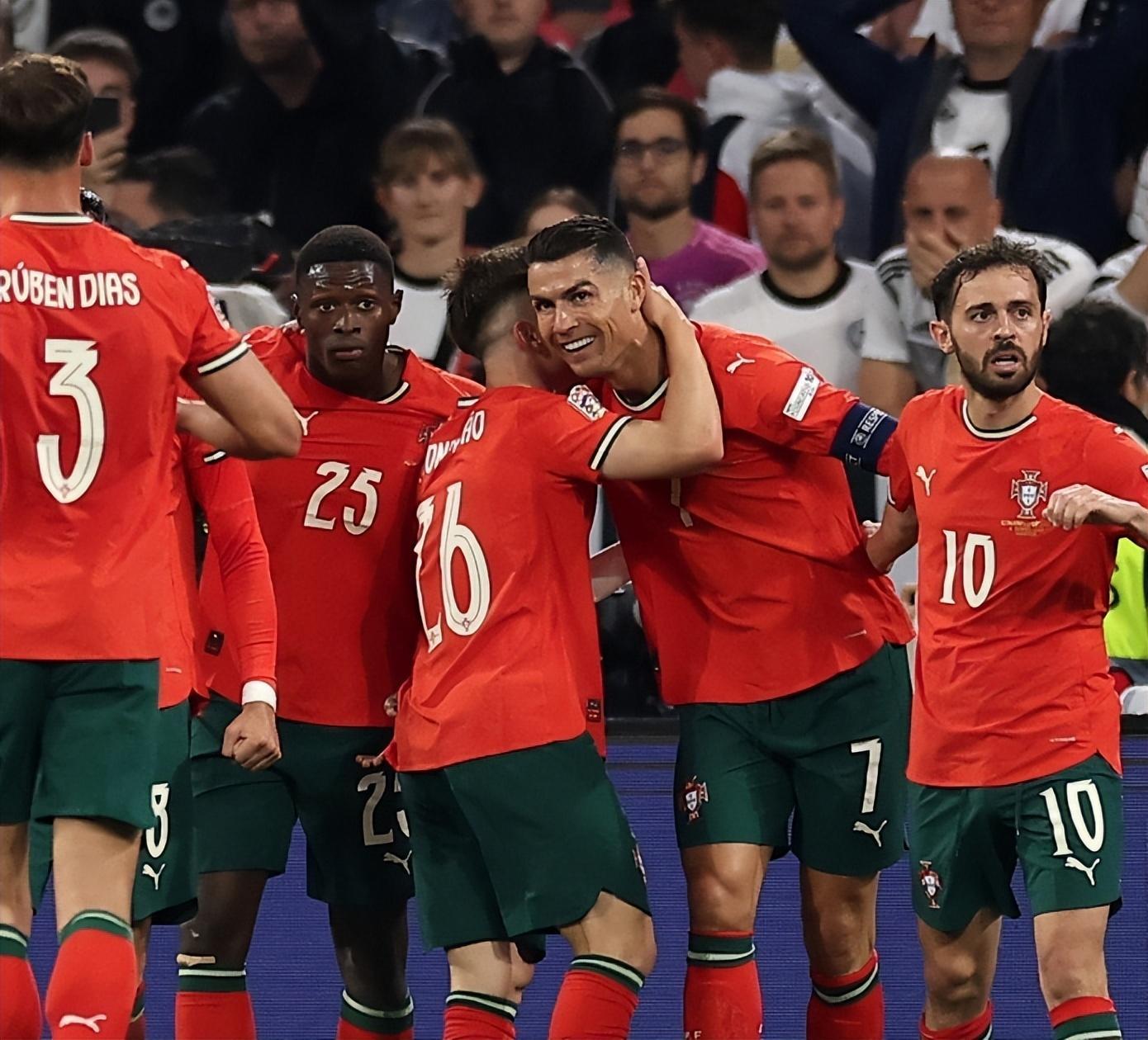 包含里程碑夜AC米兰扳平良机；葡超冲刺阶段刷纪录；质疑声仍在；控场能力受关注的词条